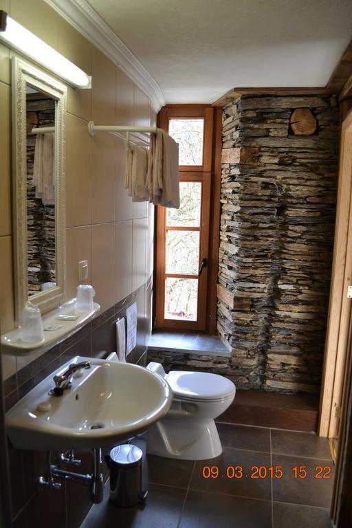 Auberge Au Naturel Des Ardennes Rochehaut Rum bild
