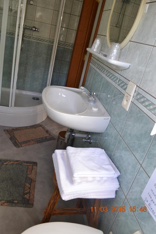 Auberge Au Naturel Des Ardennes Rochehaut Rum bild